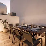 Townhouse With Jacuzzi And Bbq, Near Balluta Bay Beach