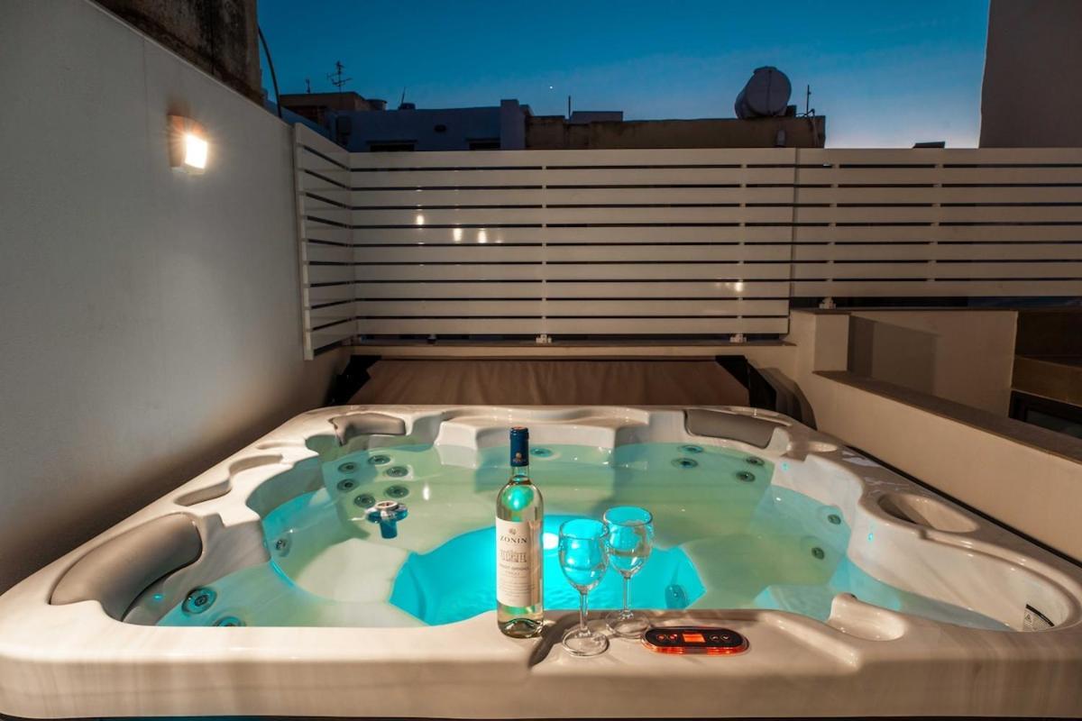 Townhouse With Jacuzzi And Bbq, Near Balluta Bay Holiday home