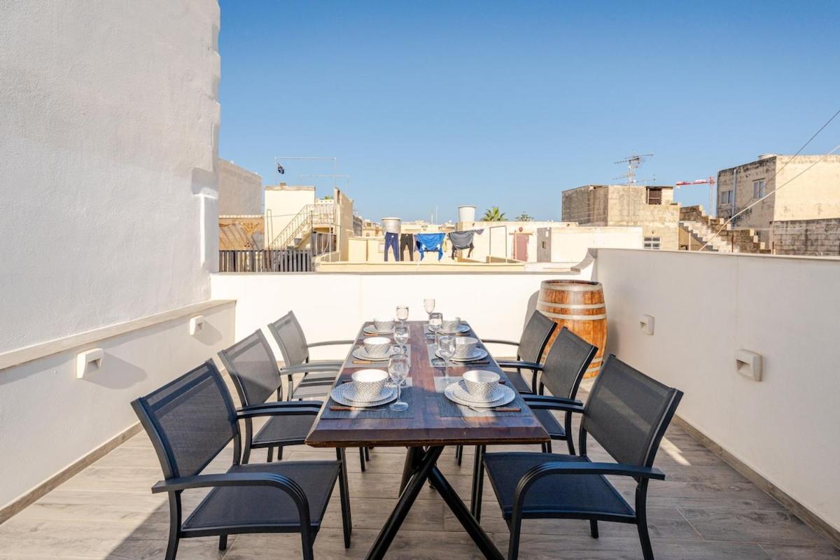 Townhouse With Jacuzzi And Bbq, Near Balluta Bay Sliema