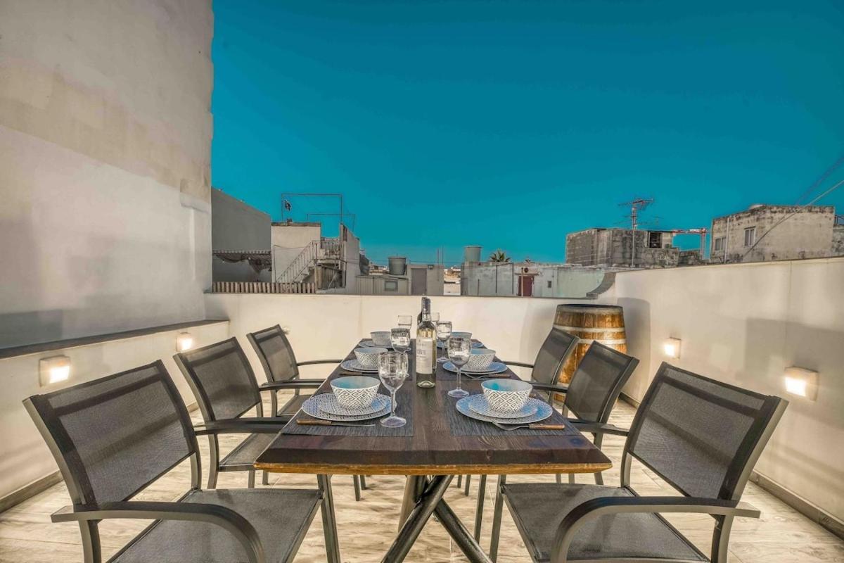 Townhouse With Jacuzzi And Bbq, Near Balluta Bay Holiday home *