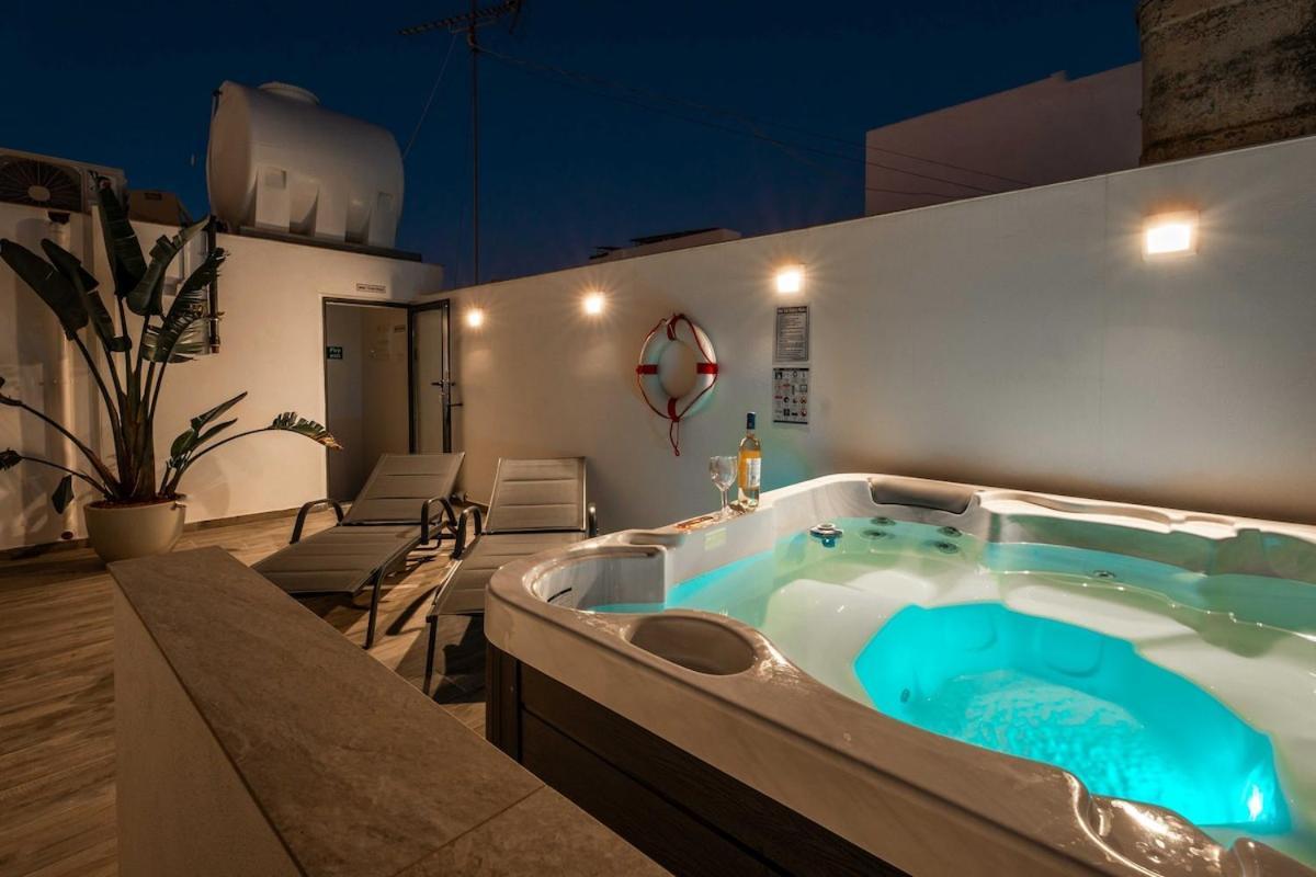 Holiday home Townhouse With Jacuzzi And Bbq, Near Balluta Bay Sliema
