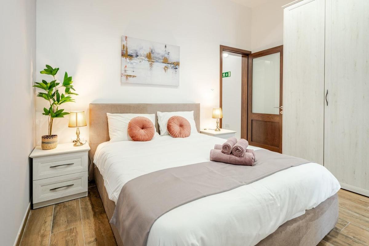 Townhouse With Jacuzzi And Bbq, Near Balluta Bay *