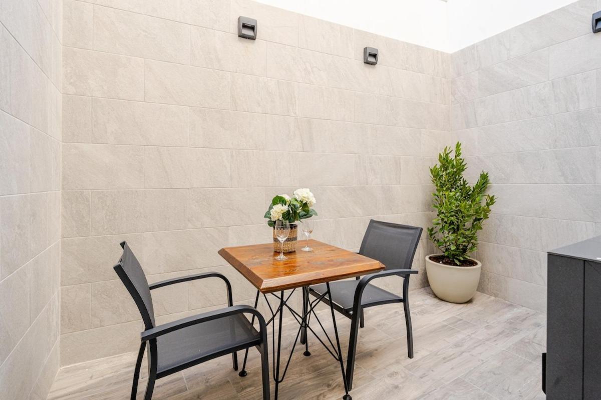Townhouse With Jacuzzi And Bbq, Near Balluta Bay Sliema