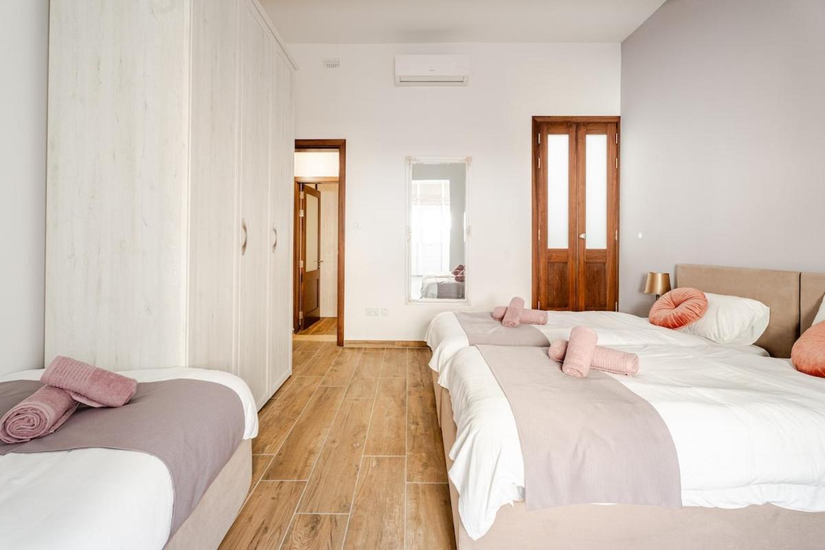 Townhouse With Jacuzzi And Bbq, Near Balluta Bay *